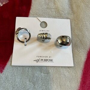 Set of silver rings